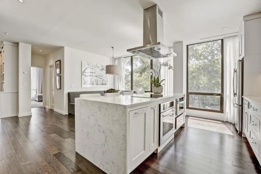 2575 Peachtree Road Ne Unit 3e, Atlanta, Georgia 30305, 2 Bedrooms Bedrooms, ,2 BathroomsBathrooms,Residential,Sold,2575 Peachtree Road Ne Unit 3e,5838609