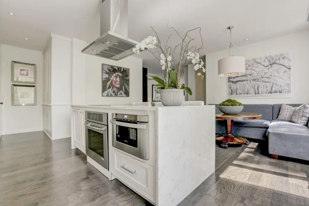 2575 Peachtree Road Ne Unit 3e, Atlanta, Georgia 30305, 2 Bedrooms Bedrooms, ,2 BathroomsBathrooms,Residential,Sold,2575 Peachtree Road Ne Unit 3e,5838609