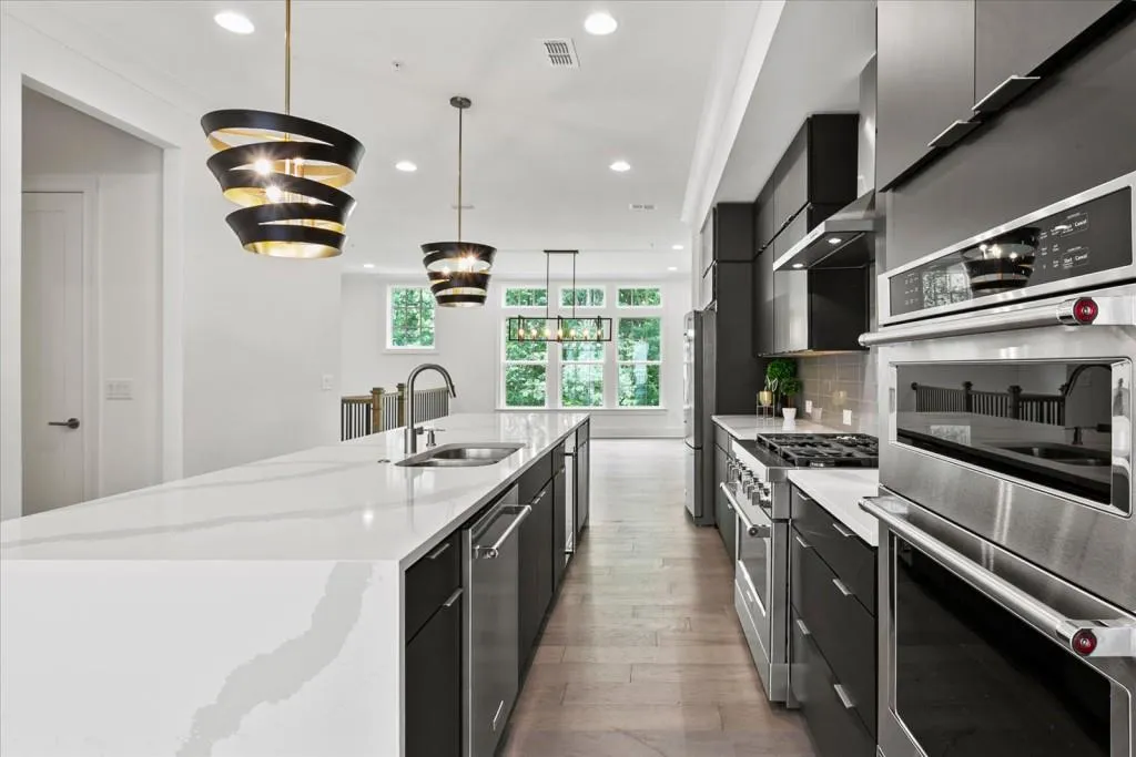 6840 Prelude Drive, Sandy Springs, Georgia 30328, 3 Bedrooms Bedrooms, ,4 BathroomsBathrooms,Residential,Sold,6840 Prelude Drive,7165078