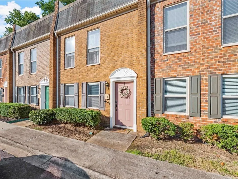 255 Winding River Drive Unit H, Sandy Springs, Georgia 30350, 2 Bedrooms Bedrooms, ,1 BathroomBathrooms,Residential,Sold,255 Winding River Drive Unit H,7116056