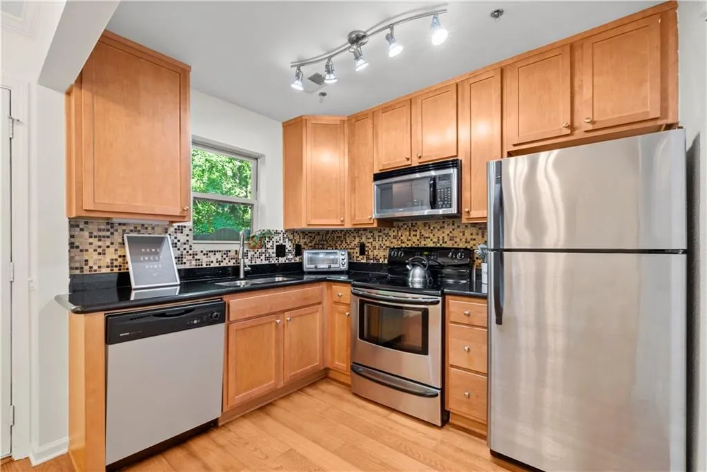 255 Winding River Drive Unit H, Sandy Springs, Georgia 30350, 2 Bedrooms Bedrooms, ,1 BathroomBathrooms,Residential,Sold,255 Winding River Drive Unit H,7116056