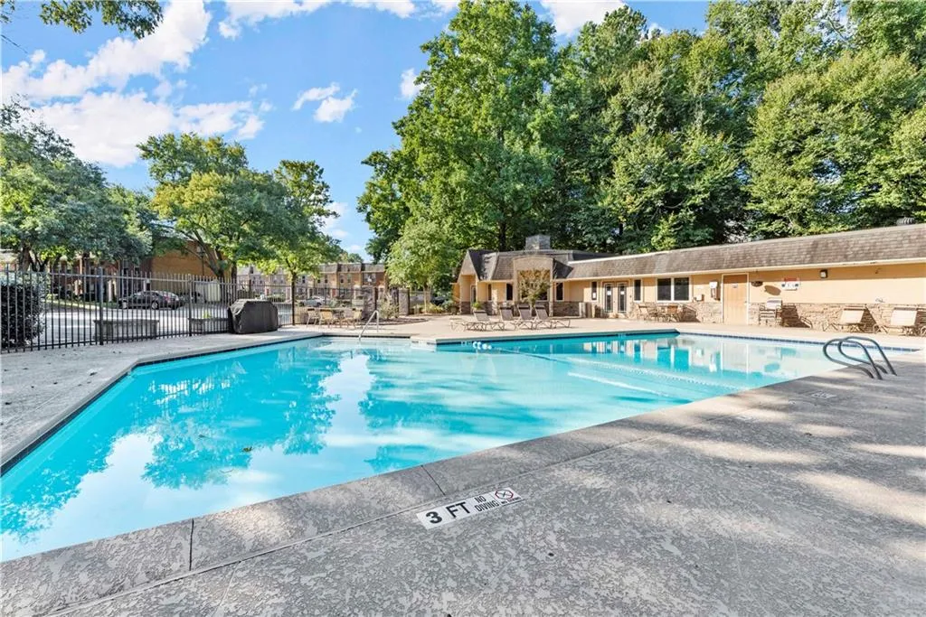 255 Winding River Drive Unit H, Sandy Springs, Georgia 30350, 2 Bedrooms Bedrooms, ,1 BathroomBathrooms,Residential,Sold,255 Winding River Drive Unit H,7116056