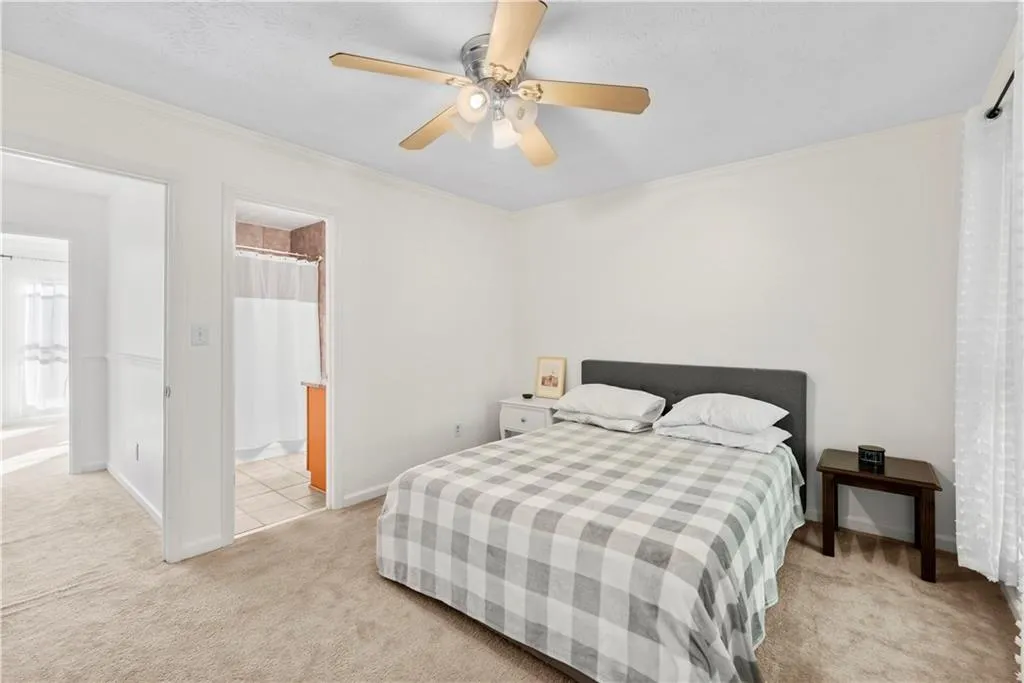 255 Winding River Drive Unit H, Sandy Springs, Georgia 30350, 2 Bedrooms Bedrooms, ,1 BathroomBathrooms,Residential,Sold,255 Winding River Drive Unit H,7116056