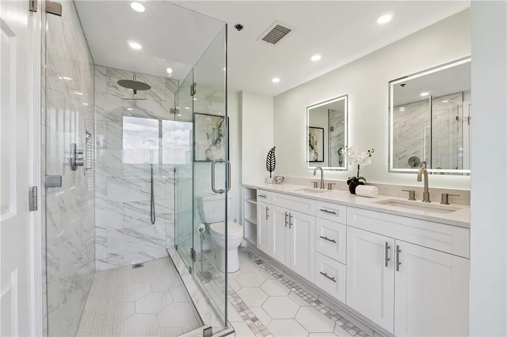 3481 Lakeside Drive Ne Unit 2302, Atlanta, Georgia 30326, 2 Bedrooms Bedrooms, ,2 BathroomsBathrooms,Residential,For Sale,3481 Lakeside Drive Ne Unit 2302,7623362