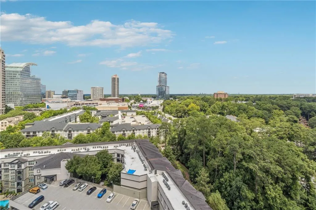 3481 Lakeside Drive Ne Unit 2302, Atlanta, Georgia 30326, 2 Bedrooms Bedrooms, ,2 BathroomsBathrooms,Residential,For Sale,3481 Lakeside Drive Ne Unit 2302,7623362
