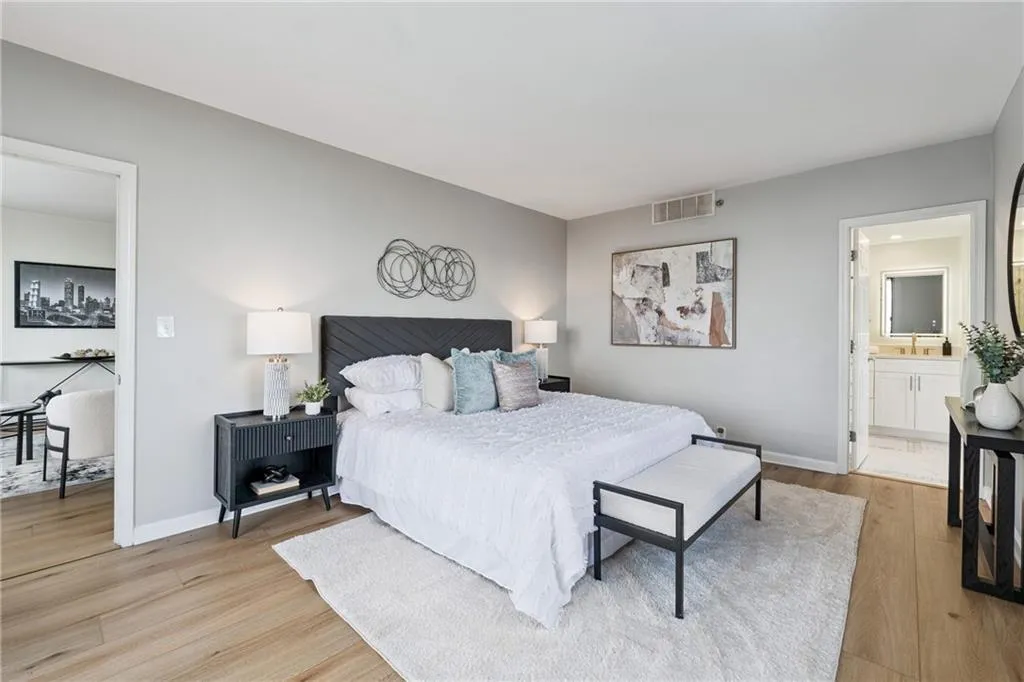 3481 Lakeside Drive Ne Unit 2302, Atlanta, Georgia 30326, 2 Bedrooms Bedrooms, ,2 BathroomsBathrooms,Residential,For Sale,3481 Lakeside Drive Ne Unit 2302,7623362