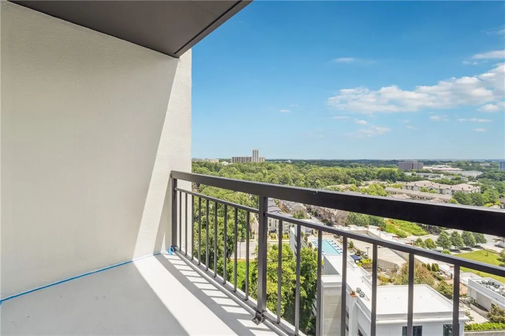 3481 Lakeside Drive Ne Unit 2302, Atlanta, Georgia 30326, 2 Bedrooms Bedrooms, ,2 BathroomsBathrooms,Residential,For Sale,3481 Lakeside Drive Ne Unit 2302,7623362