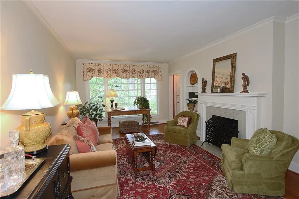 4093 N Ivy Road Ne, Atlanta, Georgia 30342, 3 Bedrooms Bedrooms, ,3 BathroomsBathrooms,Residential,Sold,4093 N Ivy Road Ne,5847193