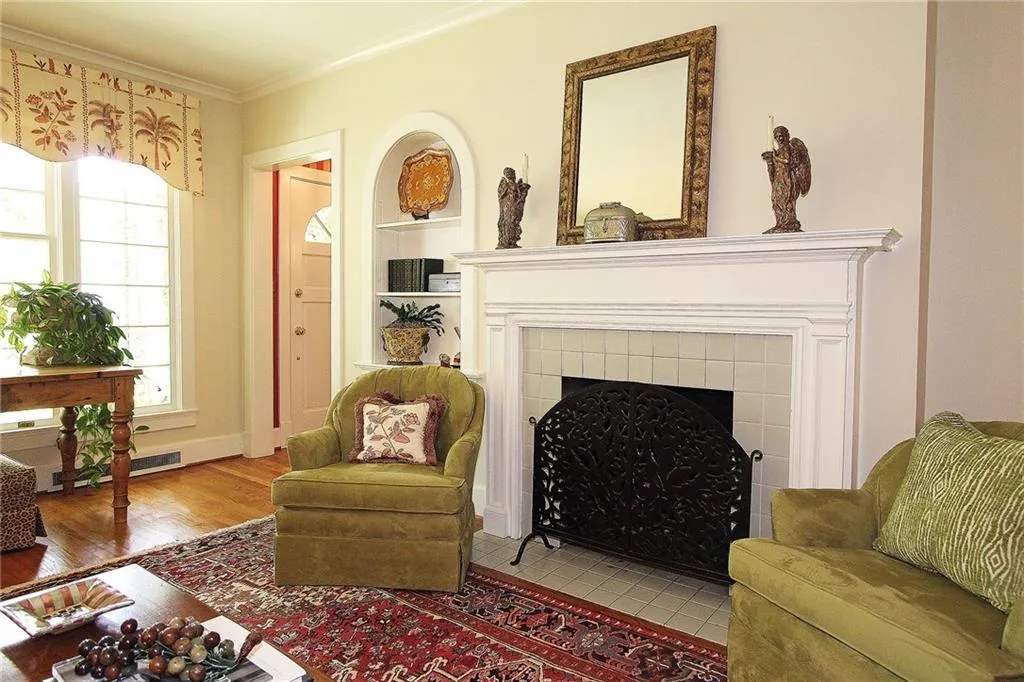4093 N Ivy Road Ne, Atlanta, Georgia 30342, 3 Bedrooms Bedrooms, ,3 BathroomsBathrooms,Residential,Sold,4093 N Ivy Road Ne,5847193