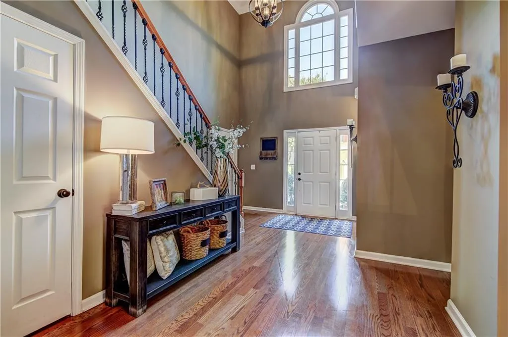940 Lancaster Way, Sandy Springs, Georgia 30328, 4 Bedrooms Bedrooms, ,3 BathroomsBathrooms,Residential,Sold,940 Lancaster Way,5917601
