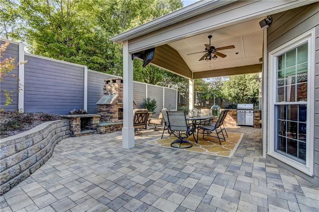 940 Lancaster Way, Sandy Springs, Georgia 30328, 4 Bedrooms Bedrooms, ,3 BathroomsBathrooms,Residential,Sold,940 Lancaster Way,5917601