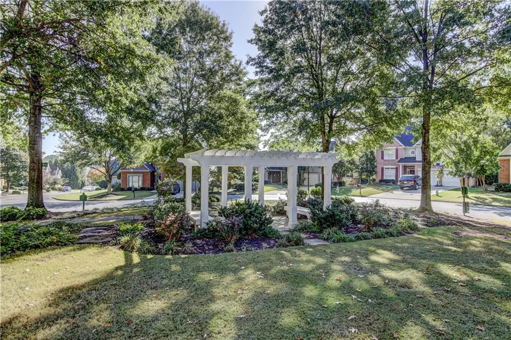 940 Lancaster Way, Sandy Springs, Georgia 30328, 4 Bedrooms Bedrooms, ,3 BathroomsBathrooms,Residential,Sold,940 Lancaster Way,5917601