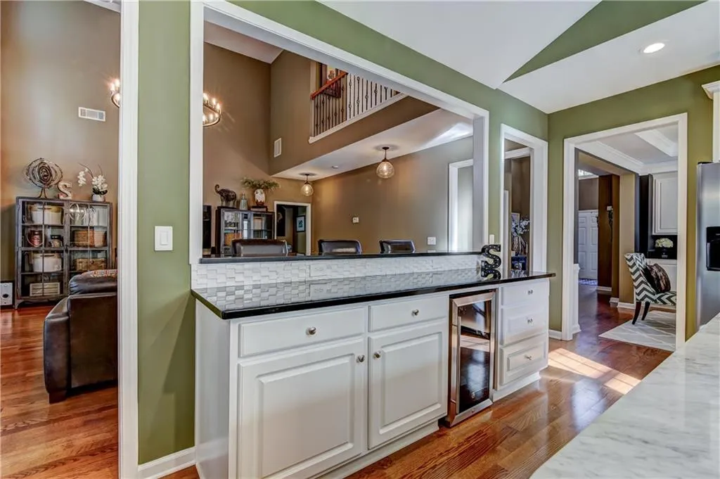 940 Lancaster Way, Sandy Springs, Georgia 30328, 4 Bedrooms Bedrooms, ,3 BathroomsBathrooms,Residential,Sold,940 Lancaster Way,5917601