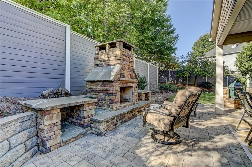 940 Lancaster Way, Sandy Springs, Georgia 30328, 4 Bedrooms Bedrooms, ,3 BathroomsBathrooms,Residential,Sold,940 Lancaster Way,5917601