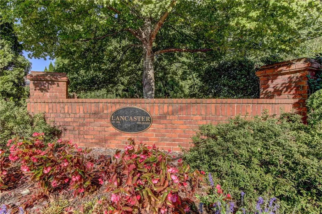940 Lancaster Way, Sandy Springs, Georgia 30328, 4 Bedrooms Bedrooms, ,3 BathroomsBathrooms,Residential,Sold,940 Lancaster Way,5917601