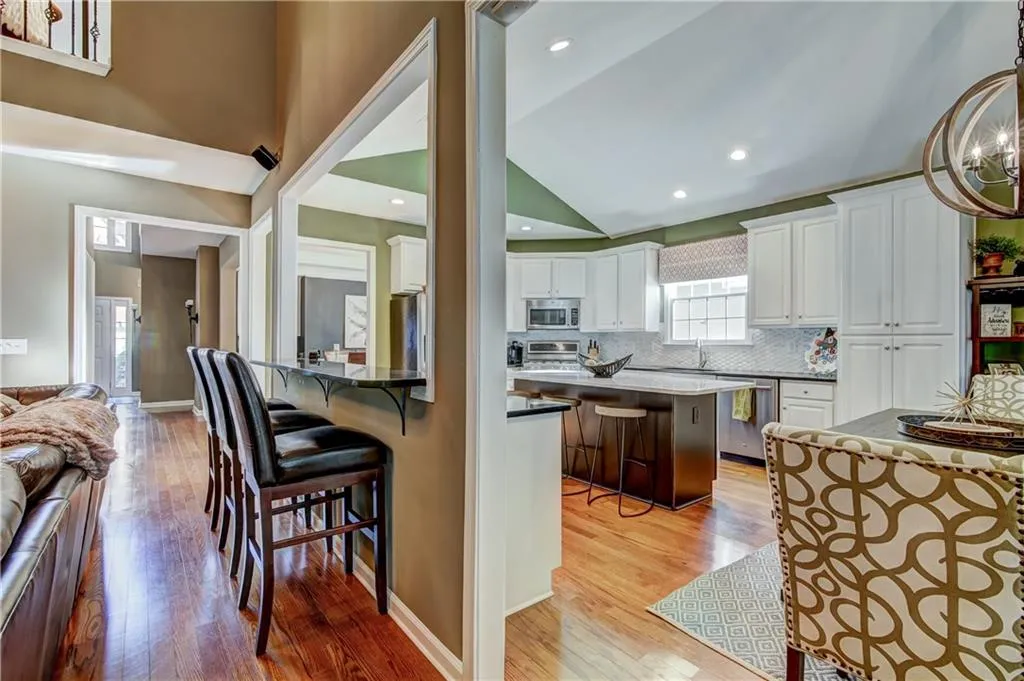 940 Lancaster Way, Sandy Springs, Georgia 30328, 4 Bedrooms Bedrooms, ,3 BathroomsBathrooms,Residential,Sold,940 Lancaster Way,5917601