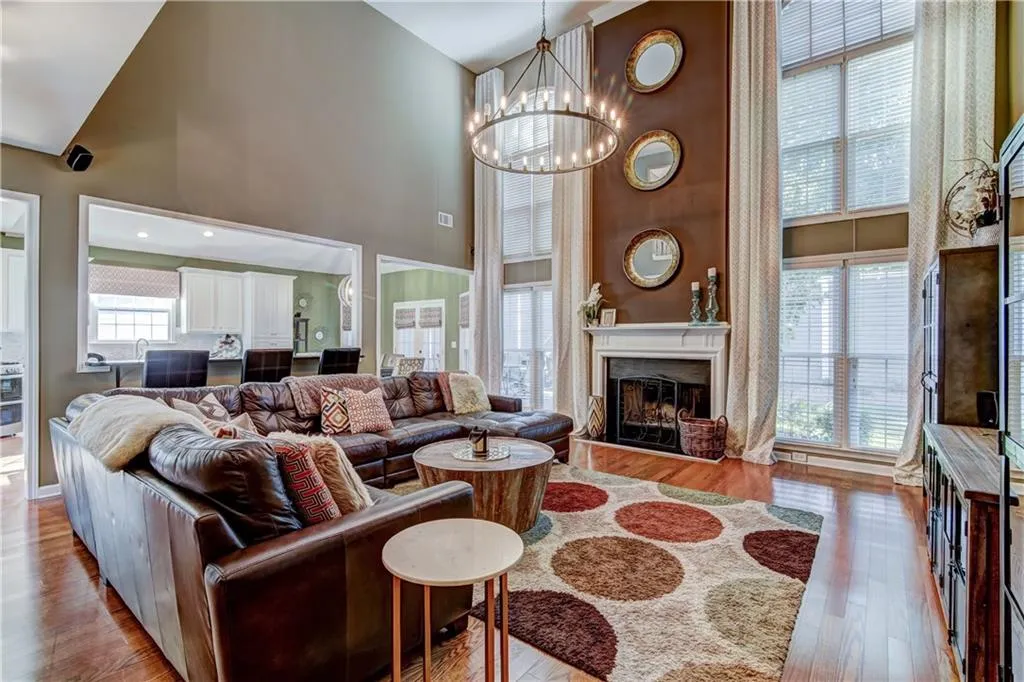 940 Lancaster Way, Sandy Springs, Georgia 30328, 4 Bedrooms Bedrooms, ,3 BathroomsBathrooms,Residential,Sold,940 Lancaster Way,5917601