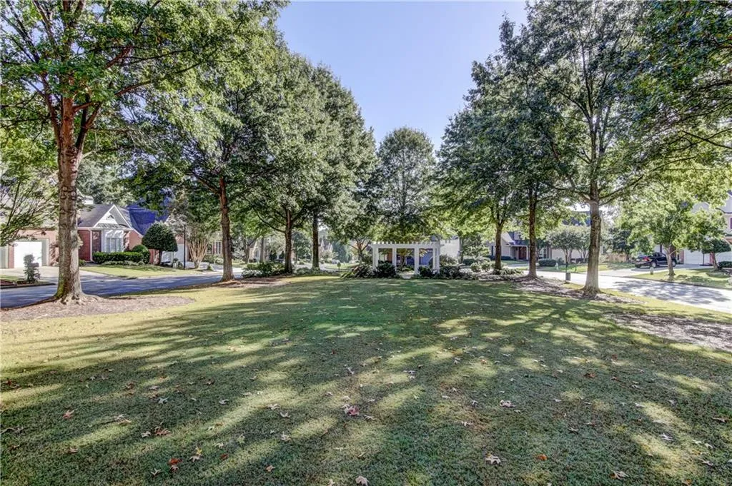 940 Lancaster Way, Sandy Springs, Georgia 30328, 4 Bedrooms Bedrooms, ,3 BathroomsBathrooms,Residential,Sold,940 Lancaster Way,5917601