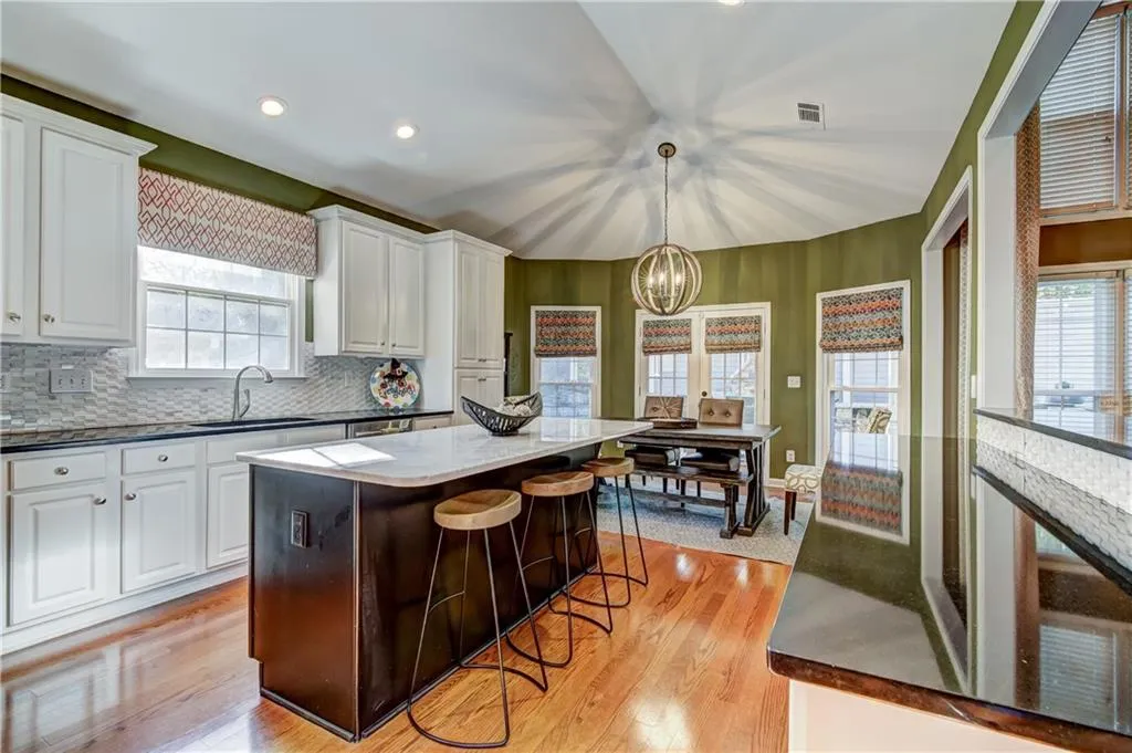 940 Lancaster Way, Sandy Springs, Georgia 30328, 4 Bedrooms Bedrooms, ,3 BathroomsBathrooms,Residential,Sold,940 Lancaster Way,5917601