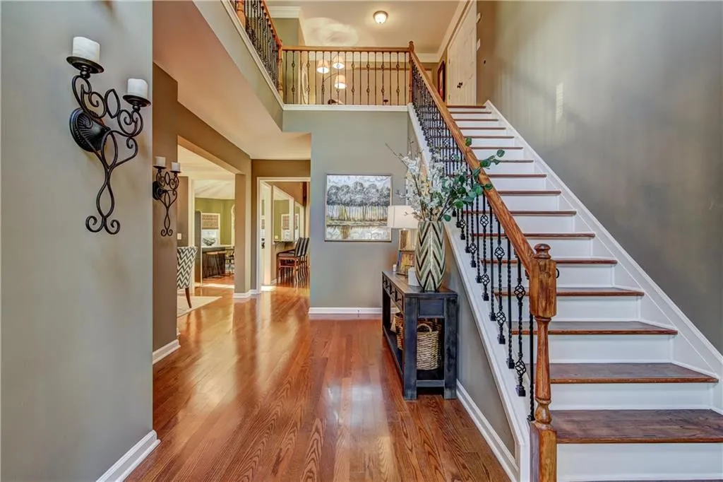 940 Lancaster Way, Sandy Springs, Georgia 30328, 4 Bedrooms Bedrooms, ,3 BathroomsBathrooms,Residential,Sold,940 Lancaster Way,5917601