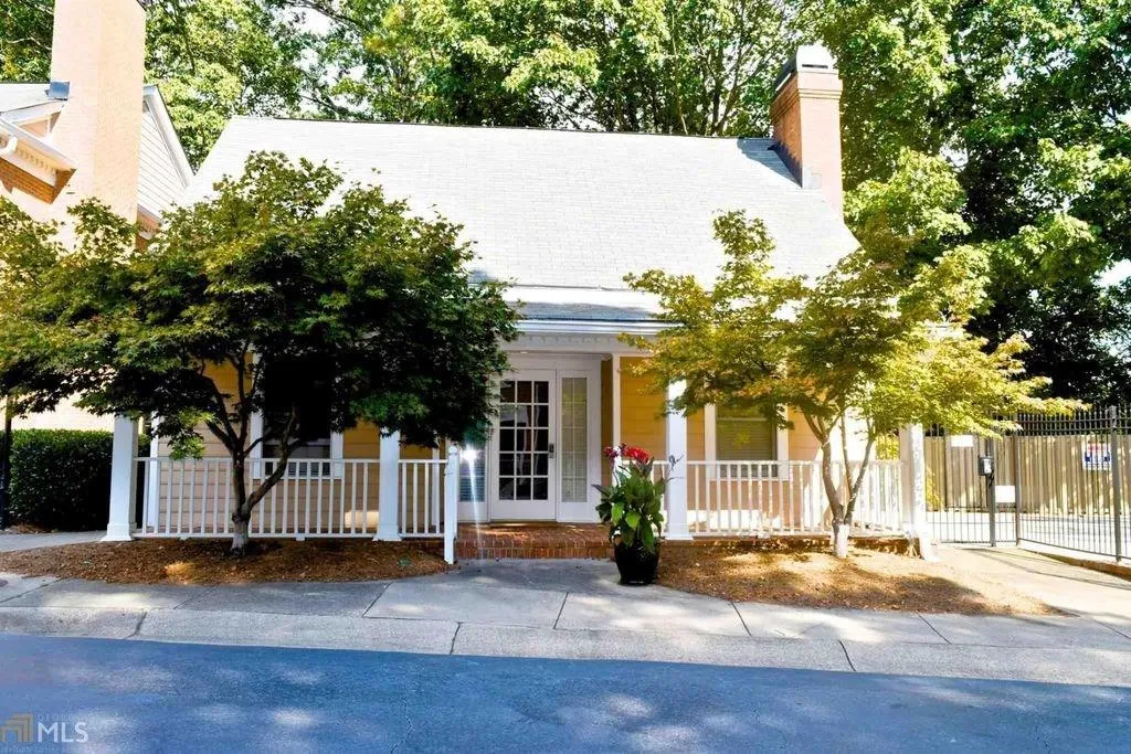 7500 Roswell Road Unit 64, Sandy Springs, Georgia 30350, 2 Bedrooms Bedrooms, ,2 BathroomsBathrooms,Residential,Sold,7500 Roswell Road Unit 64,5858889