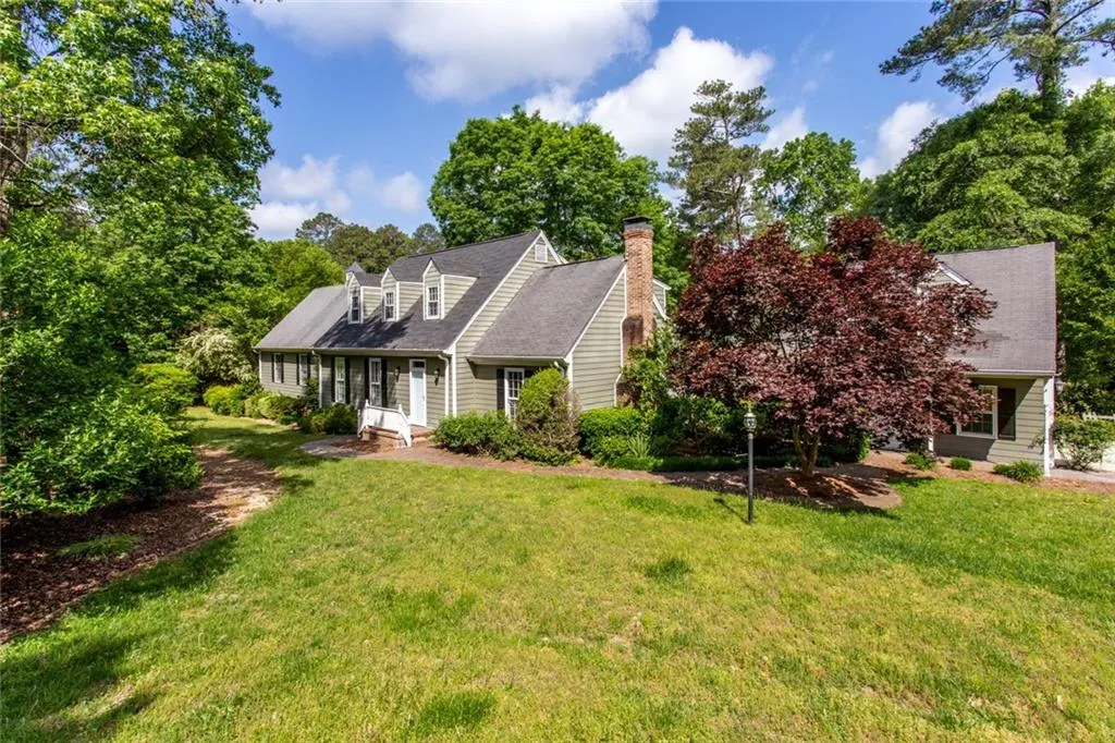 5080 Spalding Drive, Atlanta, Georgia 30350, 4 Bedrooms Bedrooms, ,3 BathroomsBathrooms,Residential,Sold,5080 Spalding Drive,6621397