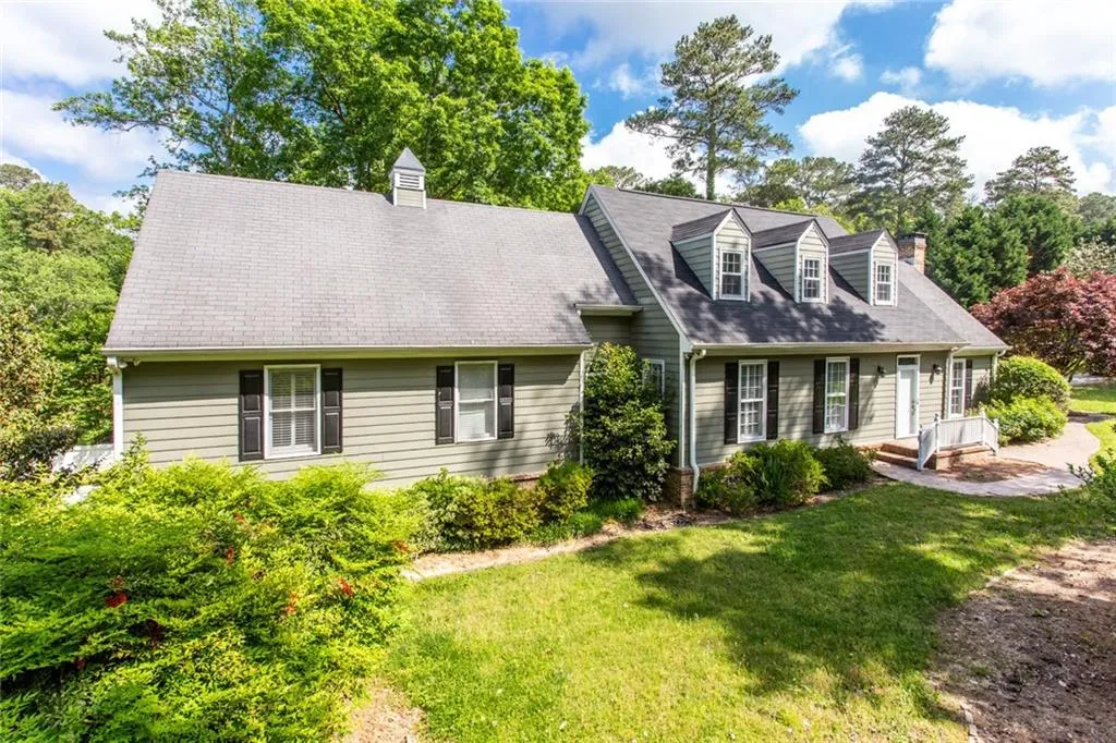 5080 Spalding Drive, Atlanta, Georgia 30350, 4 Bedrooms Bedrooms, ,3 BathroomsBathrooms,Residential,Sold,5080 Spalding Drive,6621397