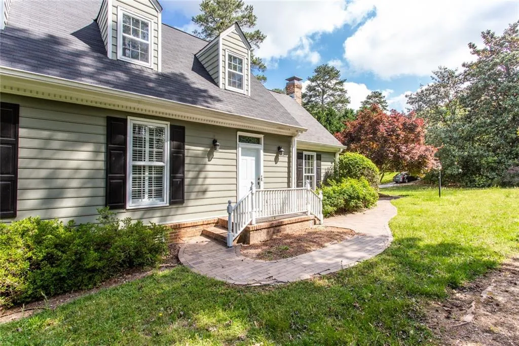 5080 Spalding Drive, Atlanta, Georgia 30350, 4 Bedrooms Bedrooms, ,3 BathroomsBathrooms,Residential,Sold,5080 Spalding Drive,6621397