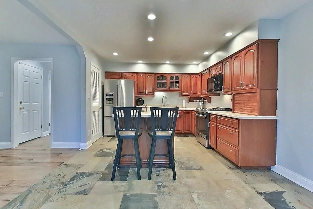283 The South Chace, Atlanta, Georgia 30328, 3 Bedrooms Bedrooms, ,2 BathroomsBathrooms,Residential,Sold,283 The South Chace,6115819