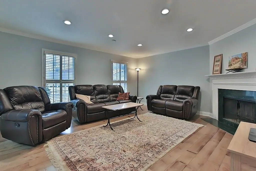 283 The South Chace, Atlanta, Georgia 30328, 3 Bedrooms Bedrooms, ,2 BathroomsBathrooms,Residential,Sold,283 The South Chace,6115819