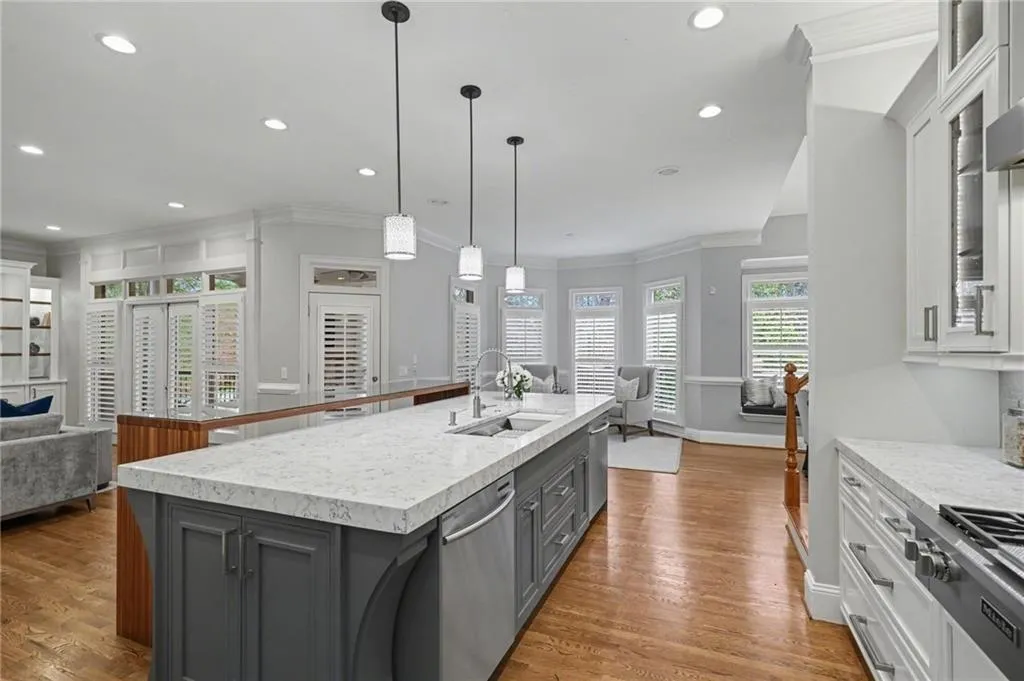 225 Farmbrooke Court, Atlanta, Georgia 30350, 8 Bedrooms Bedrooms, ,6 BathroomsBathrooms,Residential,For Sale,225 Farmbrooke Court,7702727