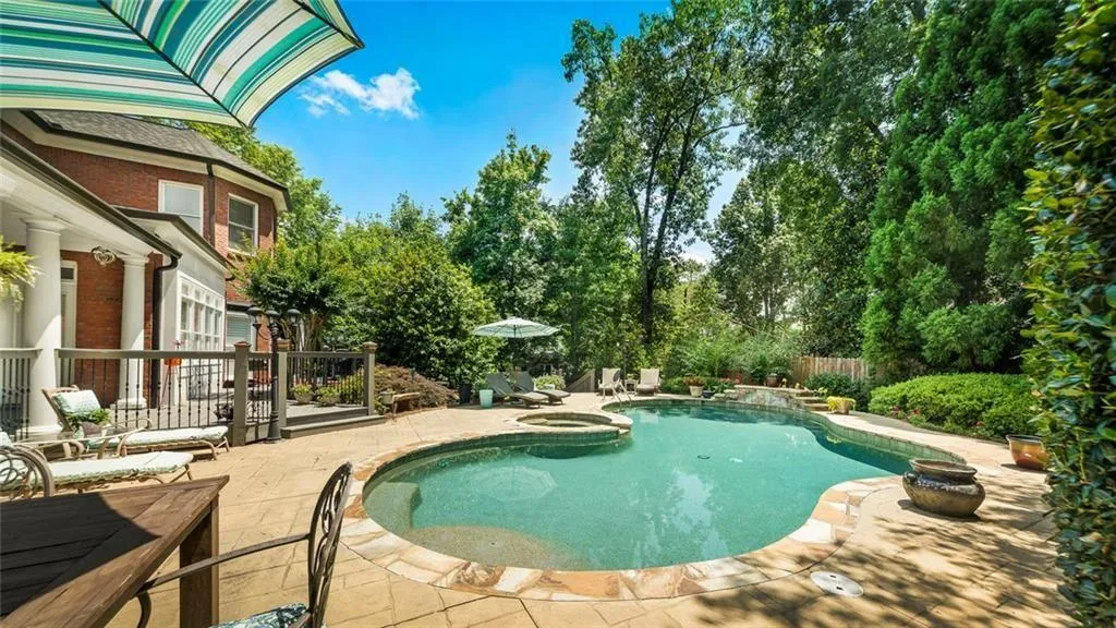 225 Farmbrooke Court, Atlanta, Georgia 30350, 8 Bedrooms Bedrooms, ,6 BathroomsBathrooms,Residential,For Sale,225 Farmbrooke Court,7702727