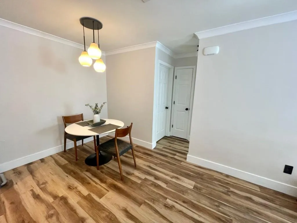 633 Granville Court, Sandy Springs, Georgia 30328, 2 Bedrooms Bedrooms, ,2 BathroomsBathrooms,Residential,Sold,633 Granville Court,6993898