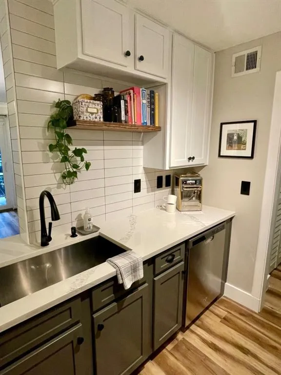 633 Granville Court, Sandy Springs, Georgia 30328, 2 Bedrooms Bedrooms, ,2 BathroomsBathrooms,Residential,Sold,633 Granville Court,6993898