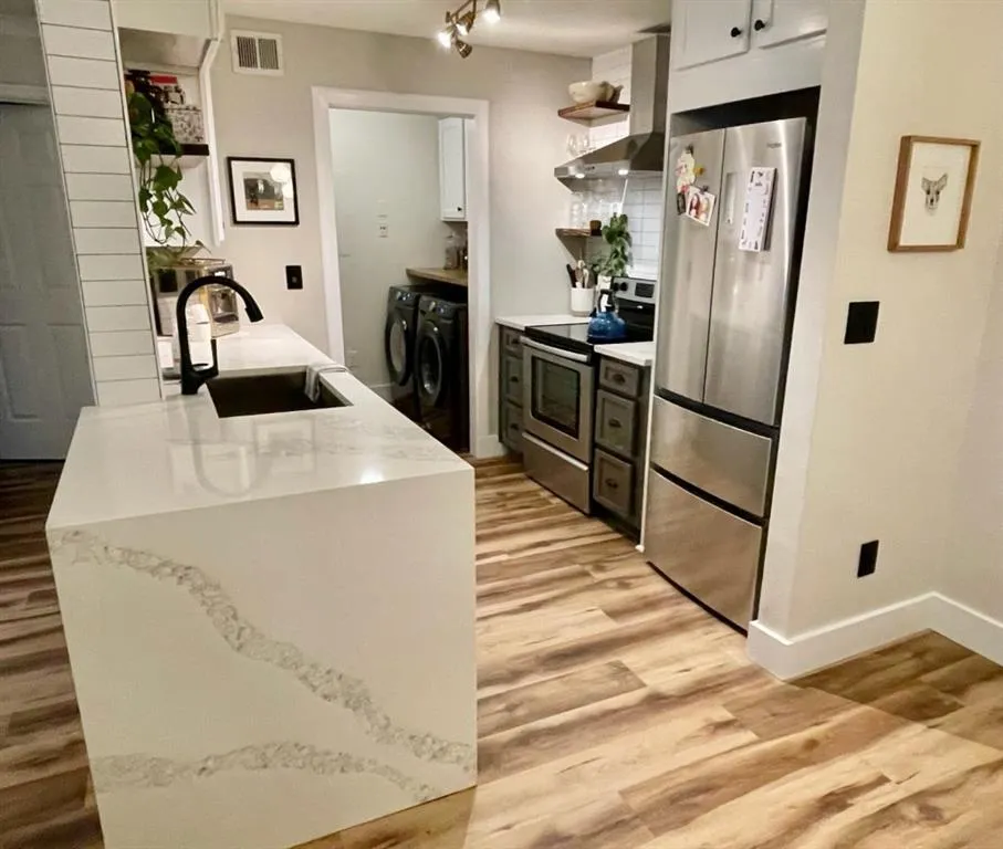 633 Granville Court, Sandy Springs, Georgia 30328, 2 Bedrooms Bedrooms, ,2 BathroomsBathrooms,Residential,Sold,633 Granville Court,6993898