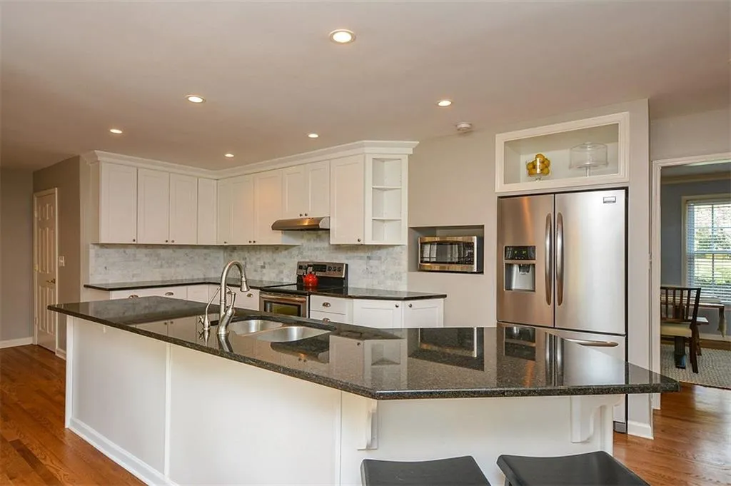 300 Nesbit Lake Court, Atlanta, Georgia 30350, 5 Bedrooms Bedrooms, ,3 BathroomsBathrooms,Residential,Sold,300 Nesbit Lake Court,5722616