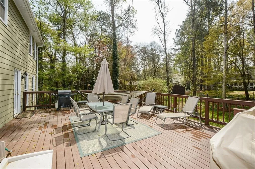 300 Nesbit Lake Court, Atlanta, Georgia 30350, 5 Bedrooms Bedrooms, ,3 BathroomsBathrooms,Residential,Sold,300 Nesbit Lake Court,5722616