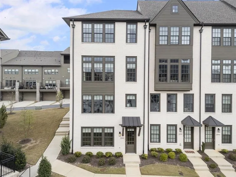 6802 Encore Boulevard, Atlanta, Georgia 30328, 3 Bedrooms Bedrooms, ,4 BathroomsBathrooms,Residential,Sold,6802 Encore Boulevard,7699981