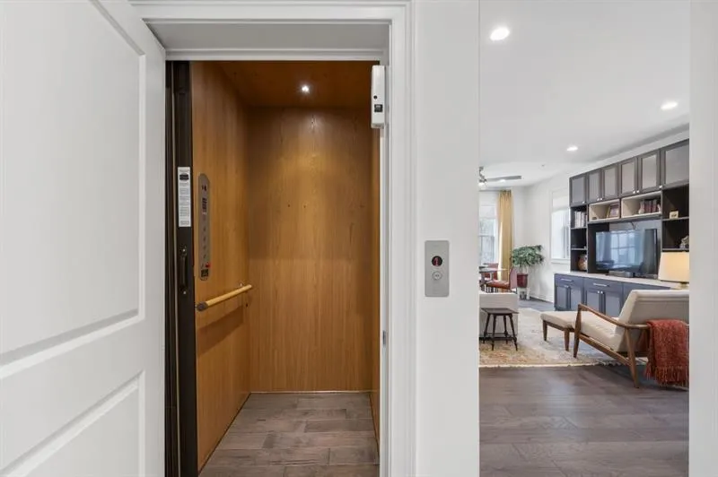 6802 Encore Boulevard, Atlanta, Georgia 30328, 3 Bedrooms Bedrooms, ,4 BathroomsBathrooms,Residential,Sold,6802 Encore Boulevard,7699981