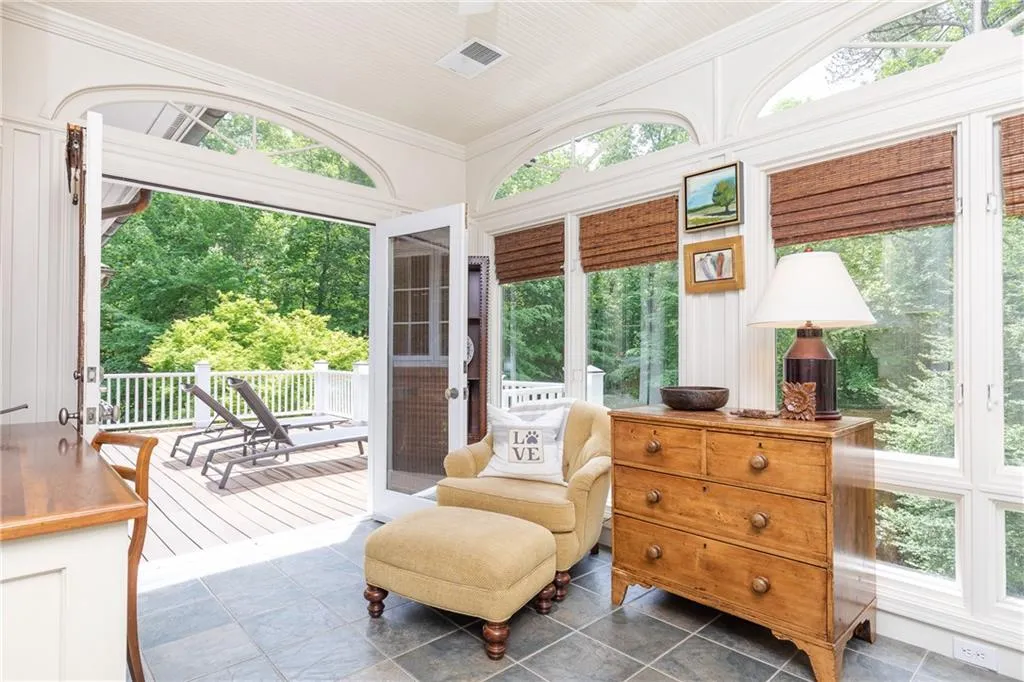 1420 N Harris Ridge, Sandy Springs, Georgia 30327, 5 Bedrooms Bedrooms, ,4 BathroomsBathrooms,Residential,Sold,1420 N Harris Ridge,6545234