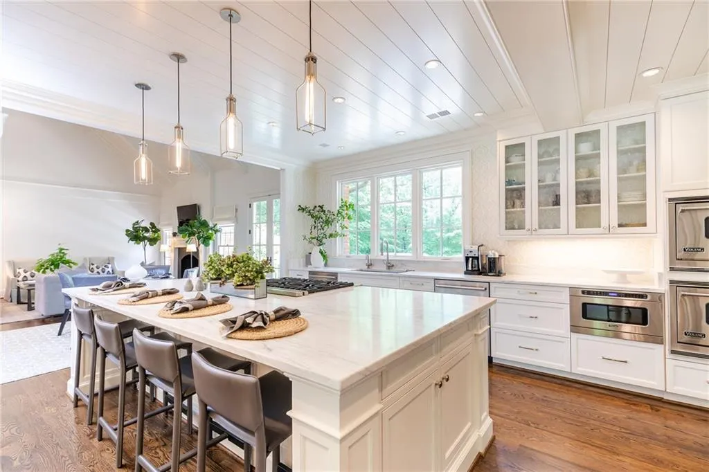 1420 N Harris Ridge, Sandy Springs, Georgia 30327, 5 Bedrooms Bedrooms, ,4 BathroomsBathrooms,Residential,Sold,1420 N Harris Ridge,6545234