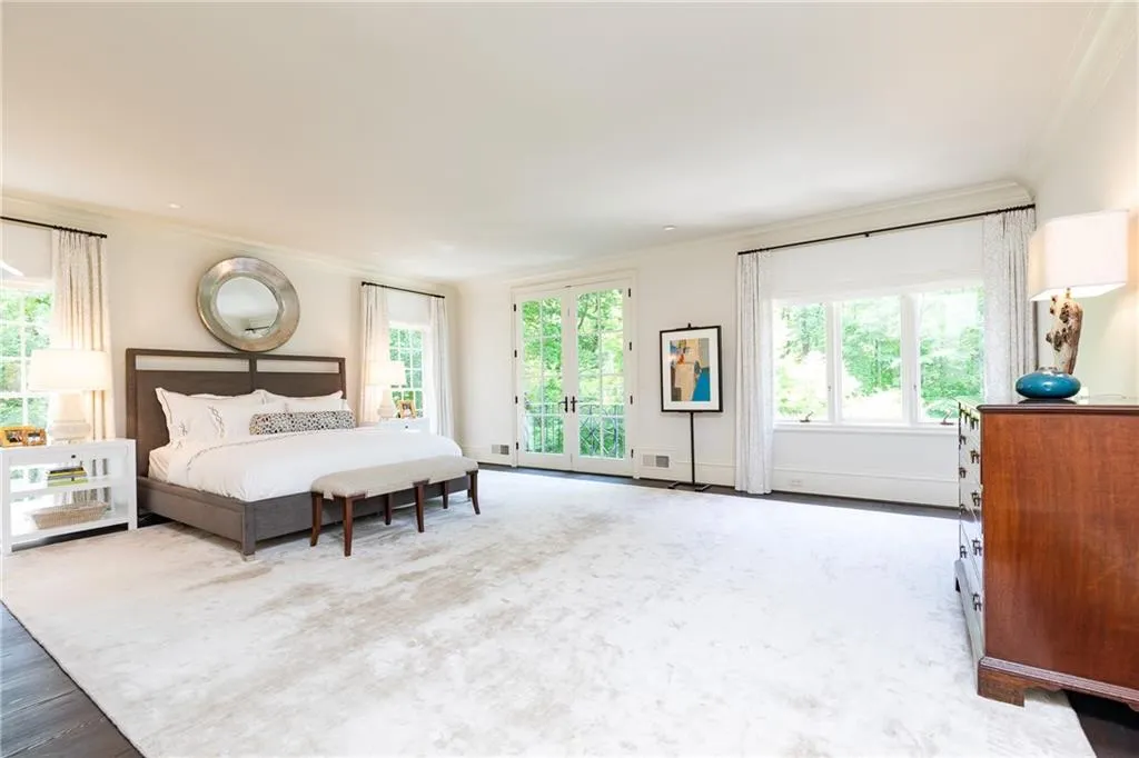 1420 N Harris Ridge, Sandy Springs, Georgia 30327, 5 Bedrooms Bedrooms, ,4 BathroomsBathrooms,Residential,Sold,1420 N Harris Ridge,6545234