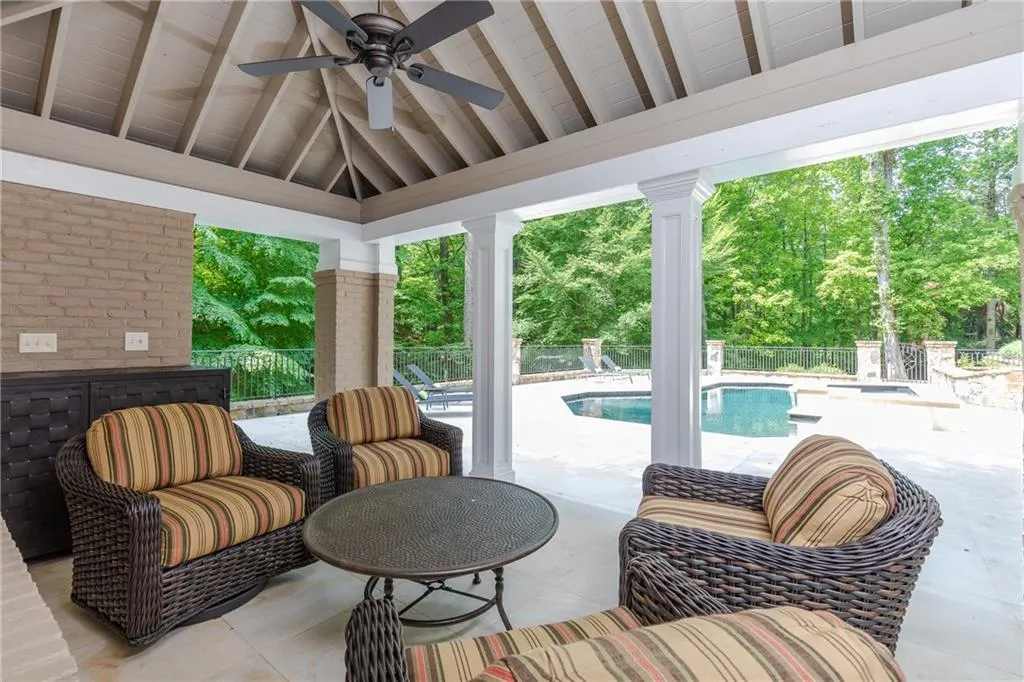1420 N Harris Ridge, Sandy Springs, Georgia 30327, 5 Bedrooms Bedrooms, ,4 BathroomsBathrooms,Residential,Sold,1420 N Harris Ridge,6545234