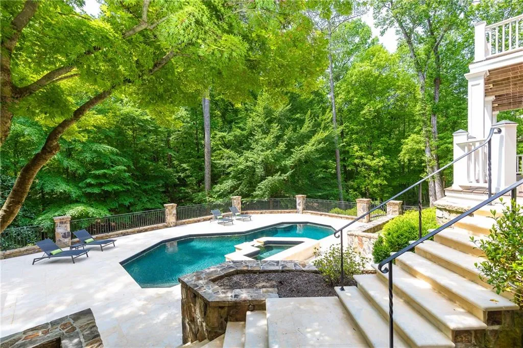1420 N Harris Ridge, Sandy Springs, Georgia 30327, 5 Bedrooms Bedrooms, ,4 BathroomsBathrooms,Residential,Sold,1420 N Harris Ridge,6545234