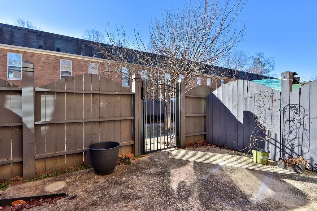 235 Winding River Drive Unit B, Sandy Springs, Georgia 30350, 2 Bedrooms Bedrooms, ,1 BathroomBathrooms,Residential,Sold,235 Winding River Drive Unit B,7156552