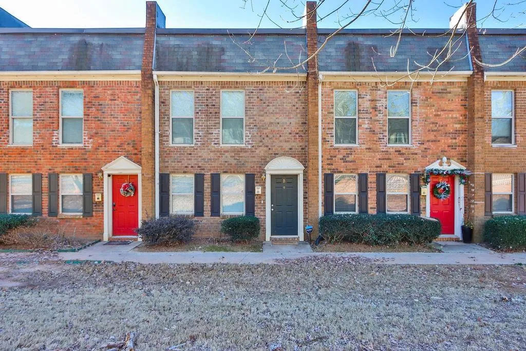 235 Winding River Drive Unit B, Sandy Springs, Georgia 30350, 2 Bedrooms Bedrooms, ,1 BathroomBathrooms,Residential,Sold,235 Winding River Drive Unit B,7156552