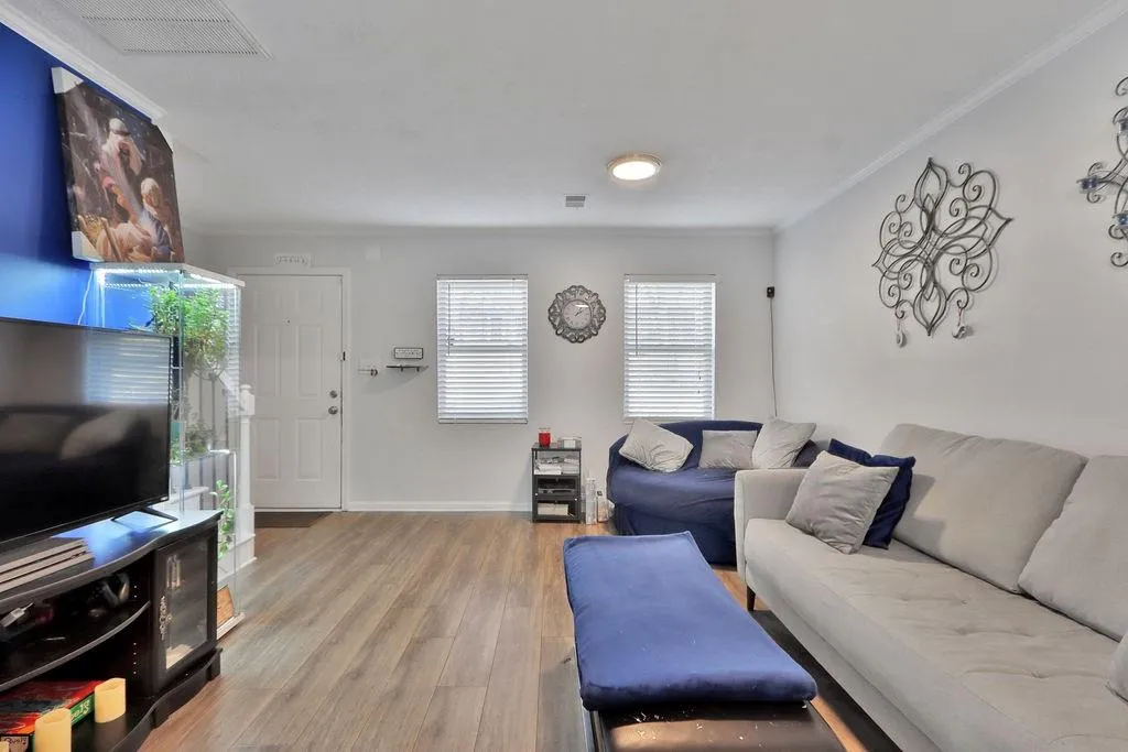 235 Winding River Drive Unit B, Sandy Springs, Georgia 30350, 2 Bedrooms Bedrooms, ,1 BathroomBathrooms,Residential,Sold,235 Winding River Drive Unit B,7156552