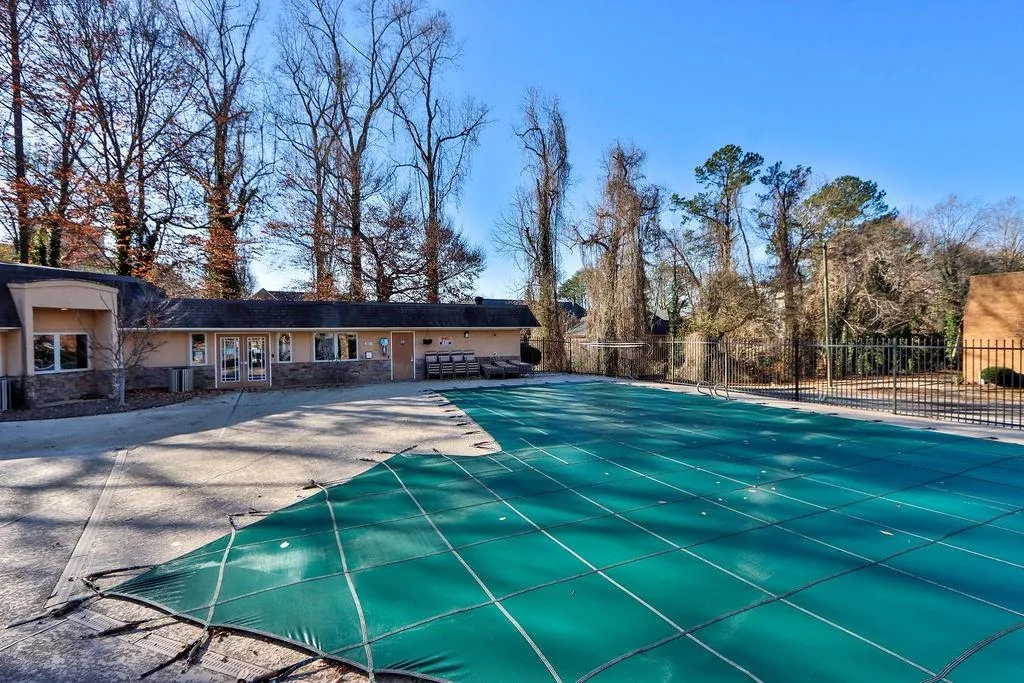 235 Winding River Drive Unit B, Sandy Springs, Georgia 30350, 2 Bedrooms Bedrooms, ,1 BathroomBathrooms,Residential,Sold,235 Winding River Drive Unit B,7156552