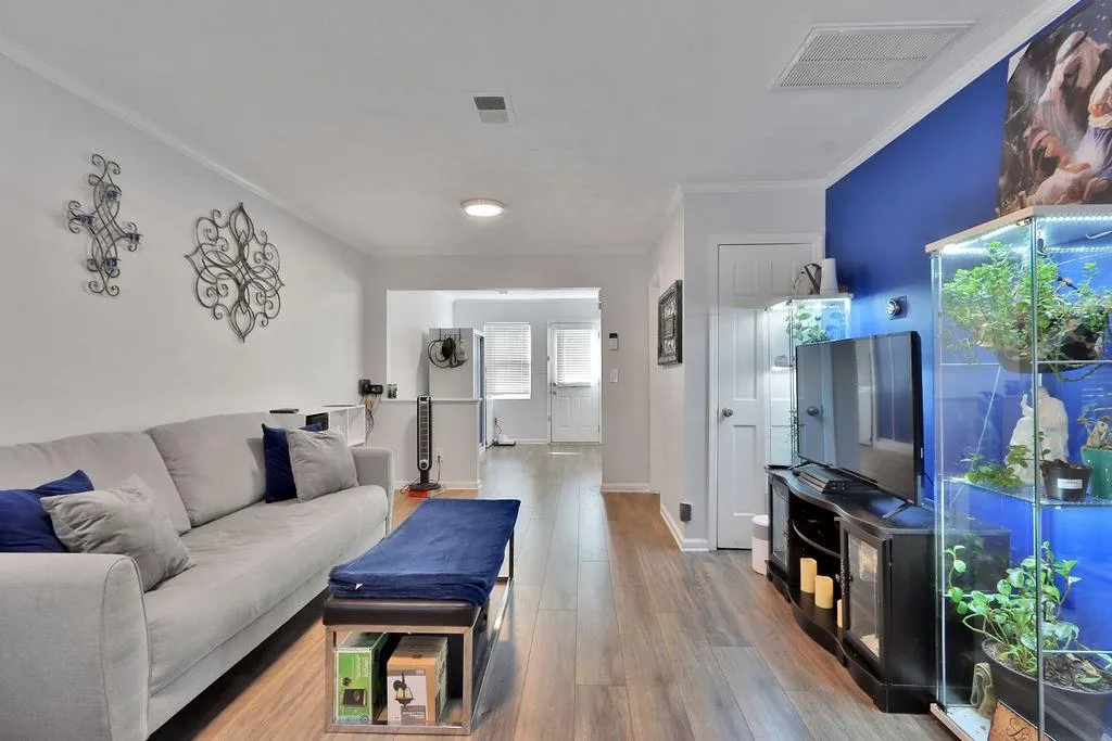 235 Winding River Drive Unit B, Sandy Springs, Georgia 30350, 2 Bedrooms Bedrooms, ,1 BathroomBathrooms,Residential,Sold,235 Winding River Drive Unit B,7156552