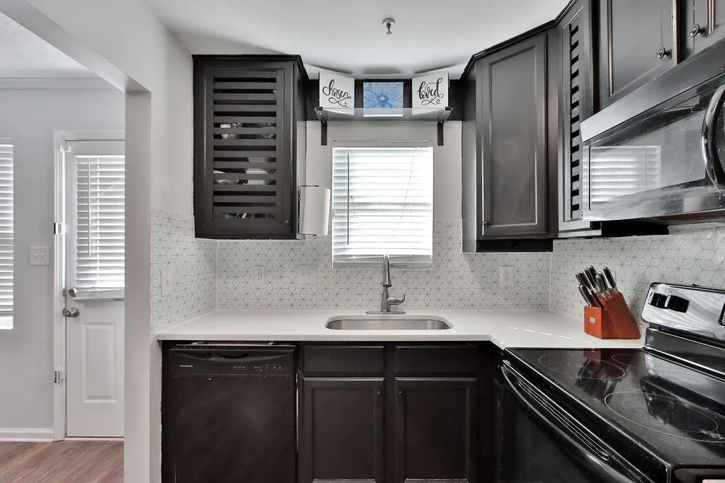 235 Winding River Drive Unit B, Sandy Springs, Georgia 30350, 2 Bedrooms Bedrooms, ,1 BathroomBathrooms,Residential,Sold,235 Winding River Drive Unit B,7156552